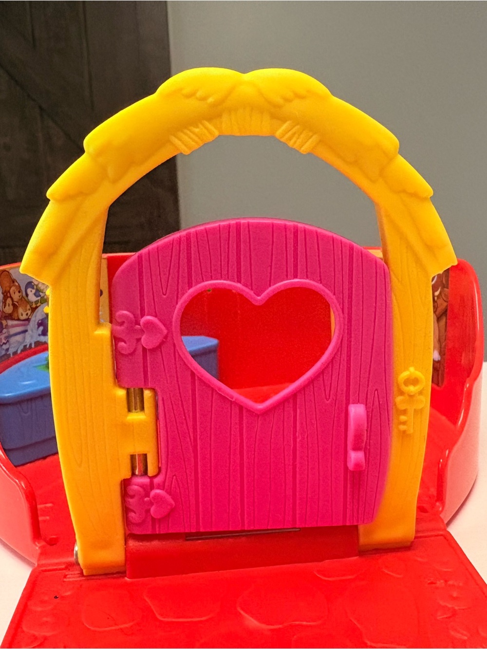 Fisher-Price Little People Disney Snow White's Fold 'n Go Apple playset HTF - Picture 9 of 10